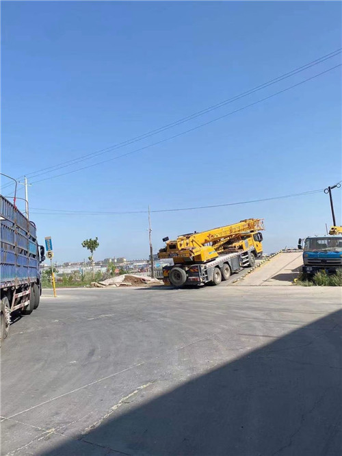 桐城市25吨吊车的租赁价格大概是多少？