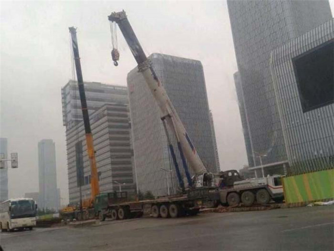 桐城市25吨吊车能吊多重设备？