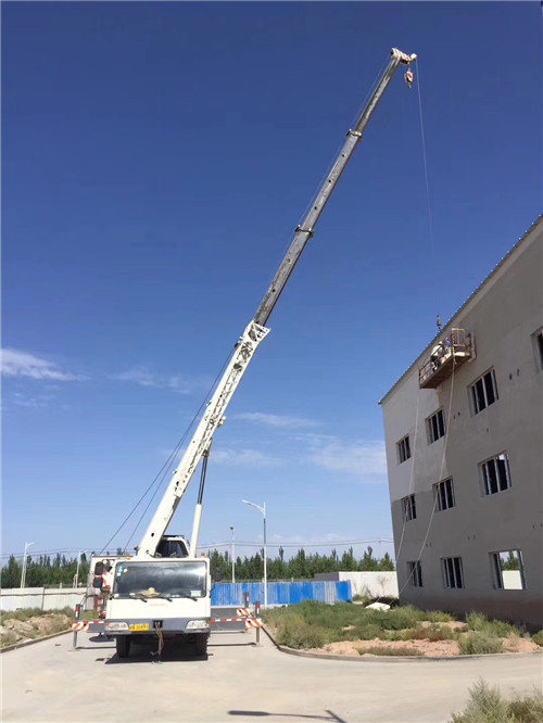 桐城市“轻装强干”—— 吊车的 “轻量化臂架” 技术