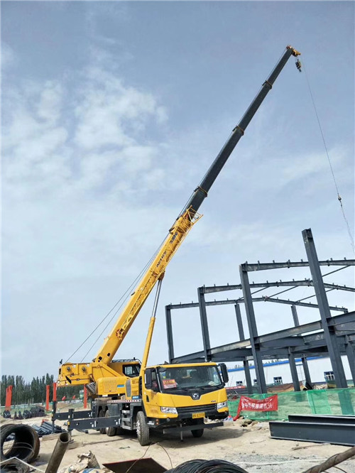 桐城市超高层建筑钢结构吊装案例